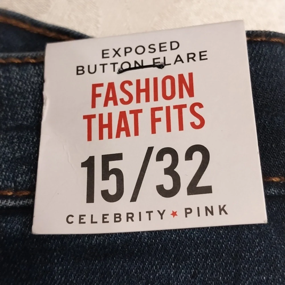Celebrity Pink NWT Women's Exposed Button Flare Denim Jeans Size 15/32 Dark Wash - Picture 4 of 14
